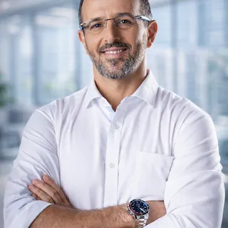 Dr. Gustavo Teixeira